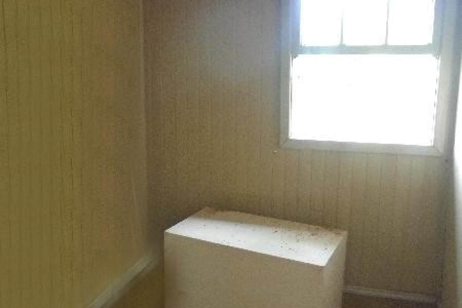 Casa com 250m², 3 dormitórios, 1 vaga, no bairro Pioneiro em Caxias do Sul para Comprar