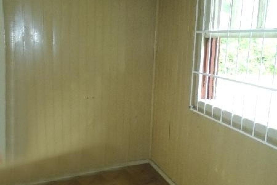 Casa com 250m², 3 dormitórios, 1 vaga, no bairro Pioneiro em Caxias do Sul para Comprar