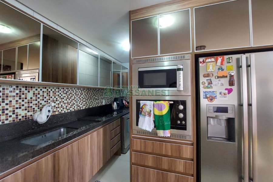 Apartamento com 50m², 2 dormitórios, 1 vaga, no bairro Treviso em Caxias do Sul para Comprar