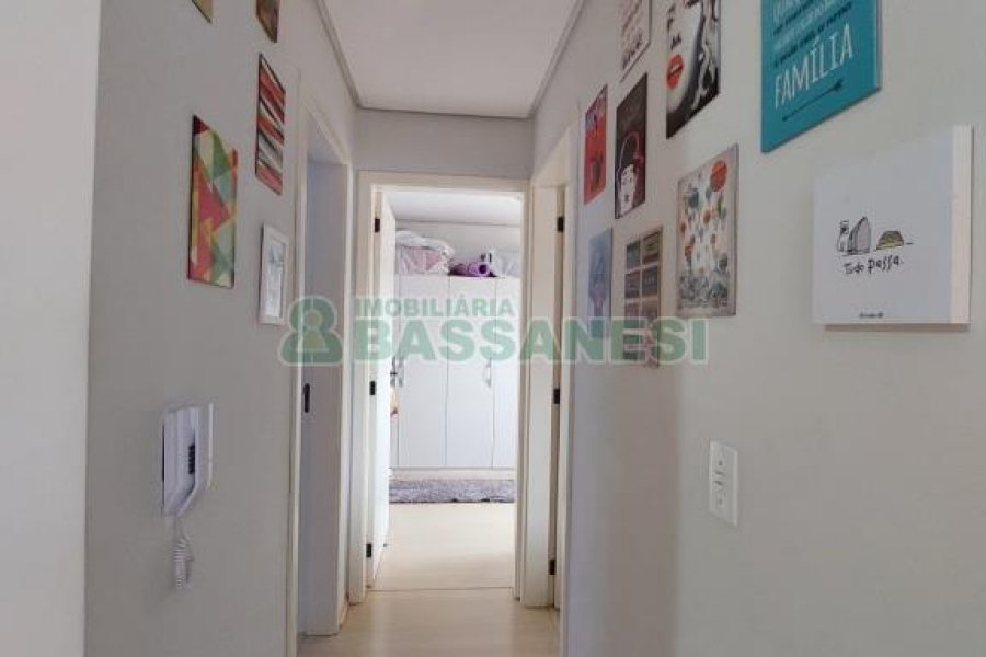 Apartamento com 50m², 2 dormitórios, 1 vaga, no bairro Treviso em Caxias do Sul para Comprar