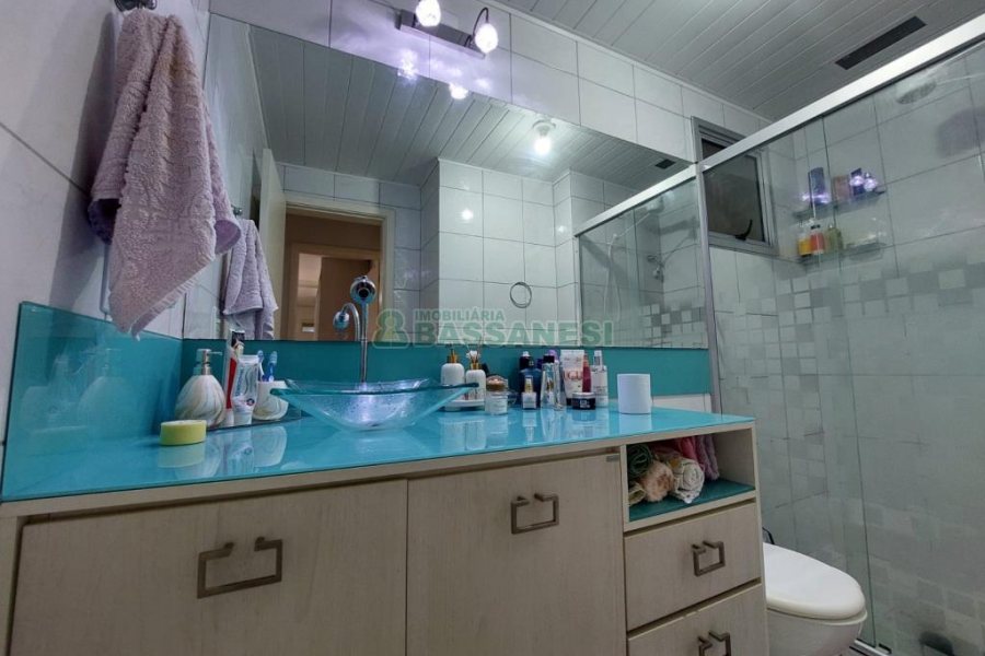 Apartamento com 50m², 2 dormitórios, 1 vaga, no bairro Treviso em Caxias do Sul para Comprar