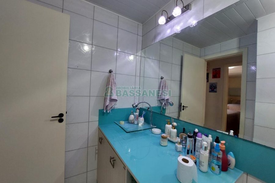 Apartamento com 50m², 2 dormitórios, 1 vaga, no bairro Treviso em Caxias do Sul para Comprar
