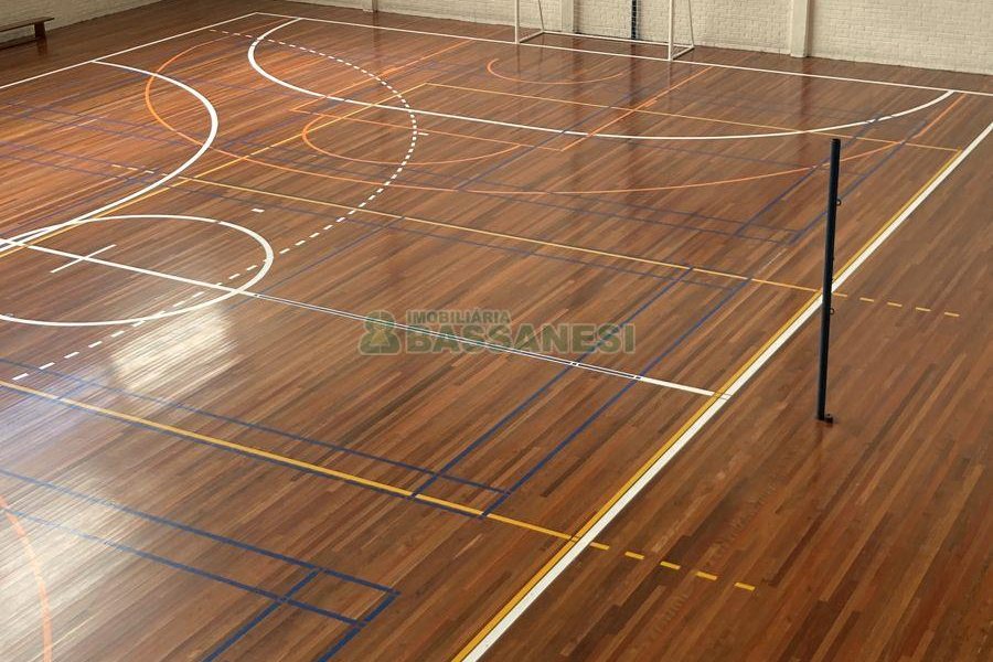 Pavilhão com 900m², no bairro Lourdes em Caxias do Sul para Alugar