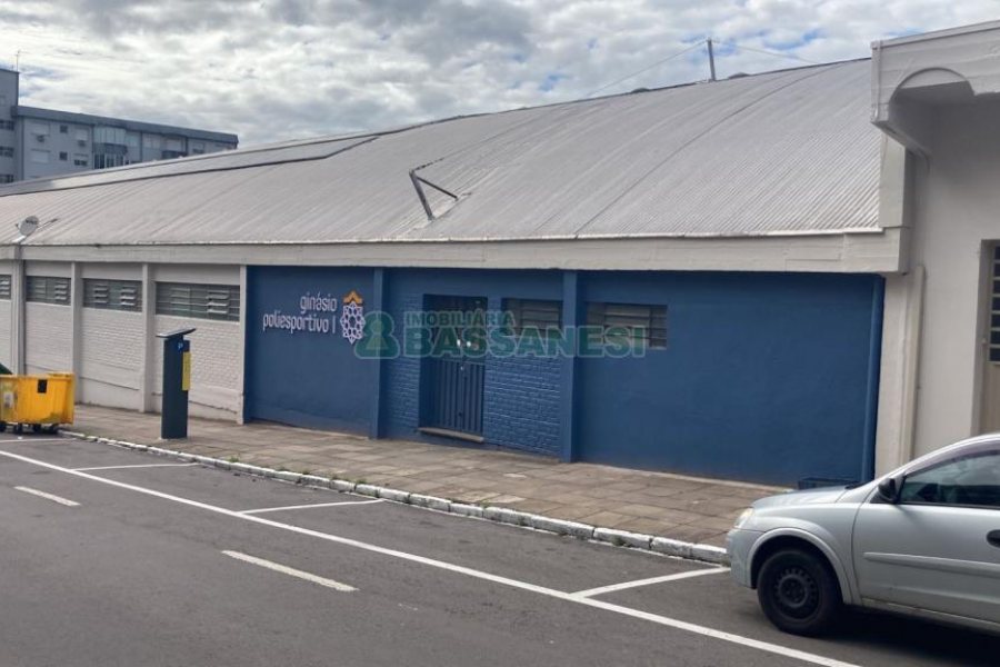 Pavilhão com 900m², no bairro Lourdes em Caxias do Sul para Alugar