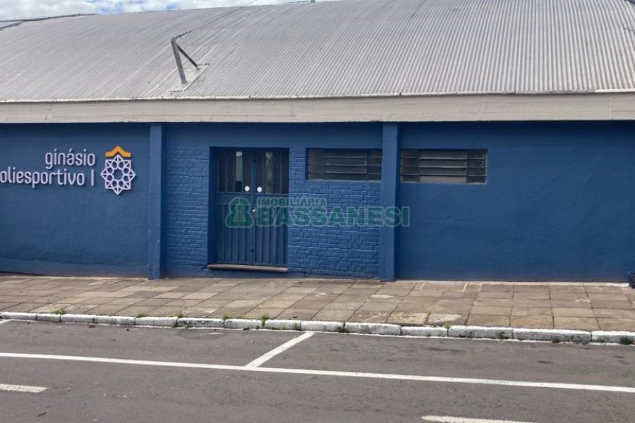 Pavilhão com 900m², no bairro Lourdes em Caxias do Sul para Alugar