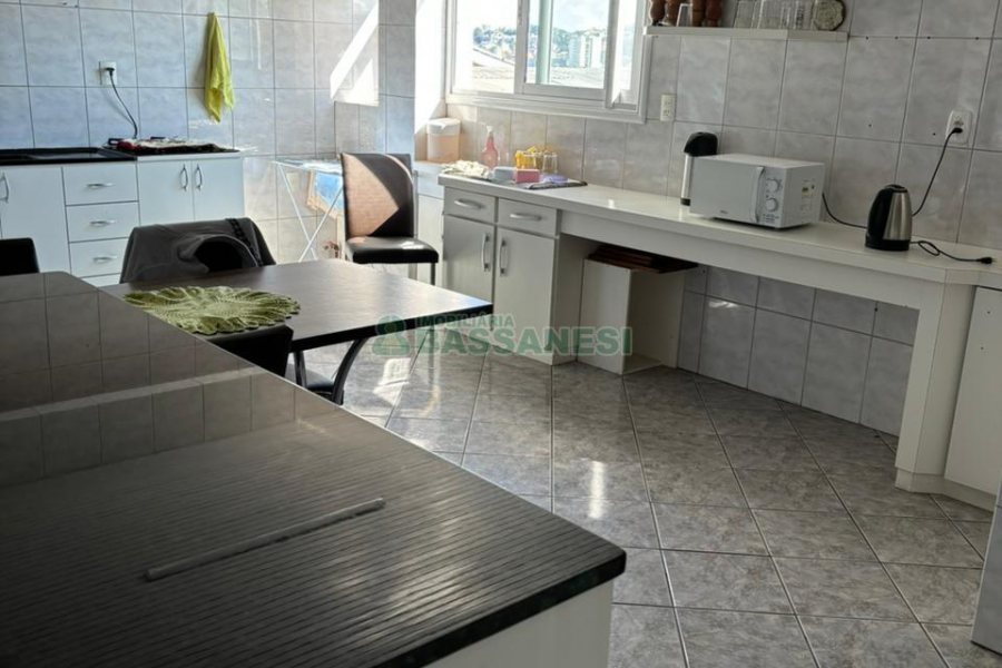 Pavilhão com 572m², no bairro Marechal Floriano em Caxias do Sul para Comprar