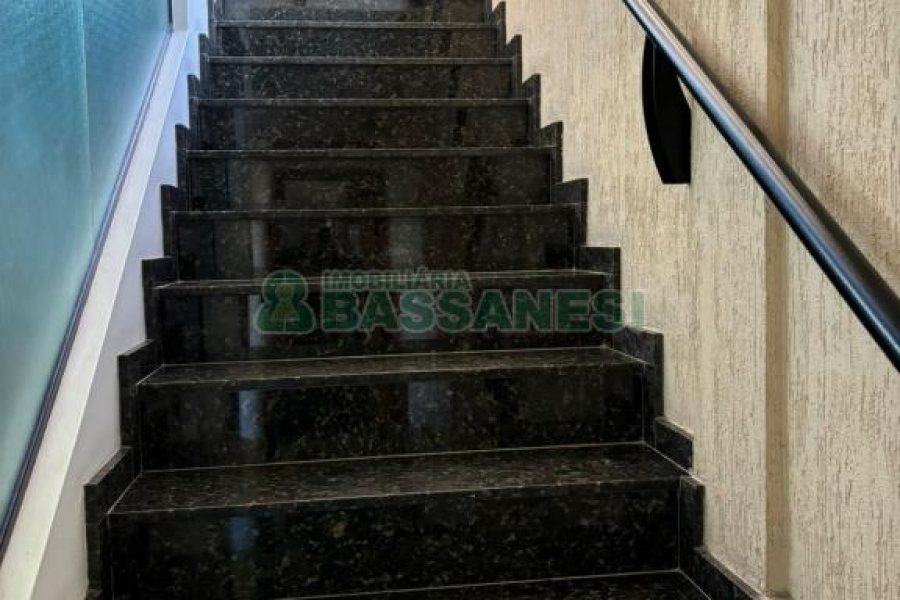 Pavilhão com 572m², no bairro Marechal Floriano em Caxias do Sul para Comprar