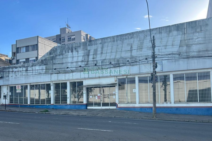 Pavilhão com 1970m², no bairro Centro em Caxias do Sul para Alugar