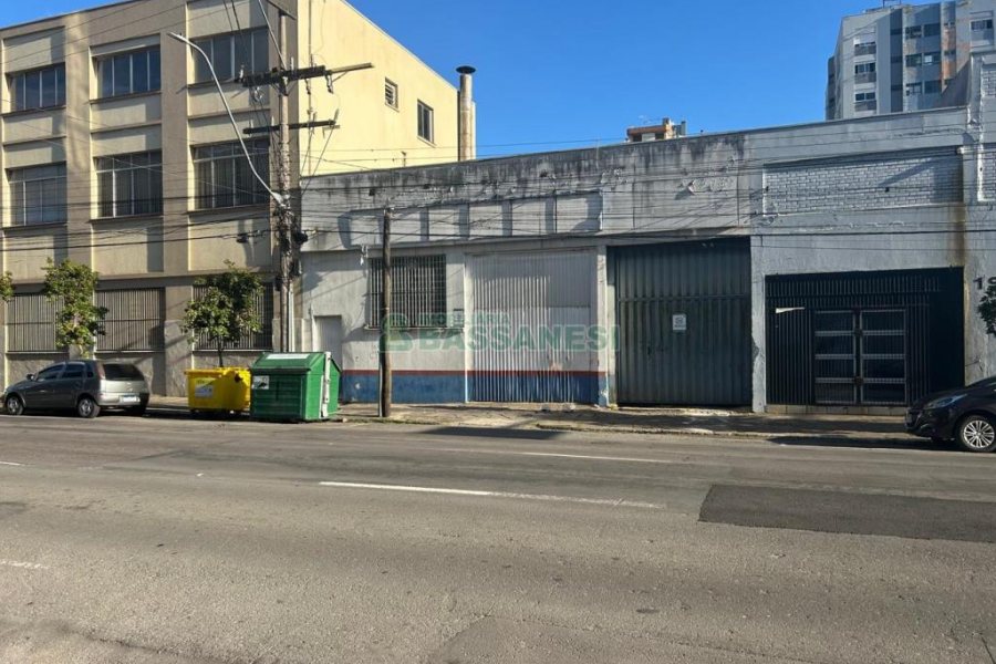 Pavilhão com 1970m², no bairro Centro em Caxias do Sul para Alugar
