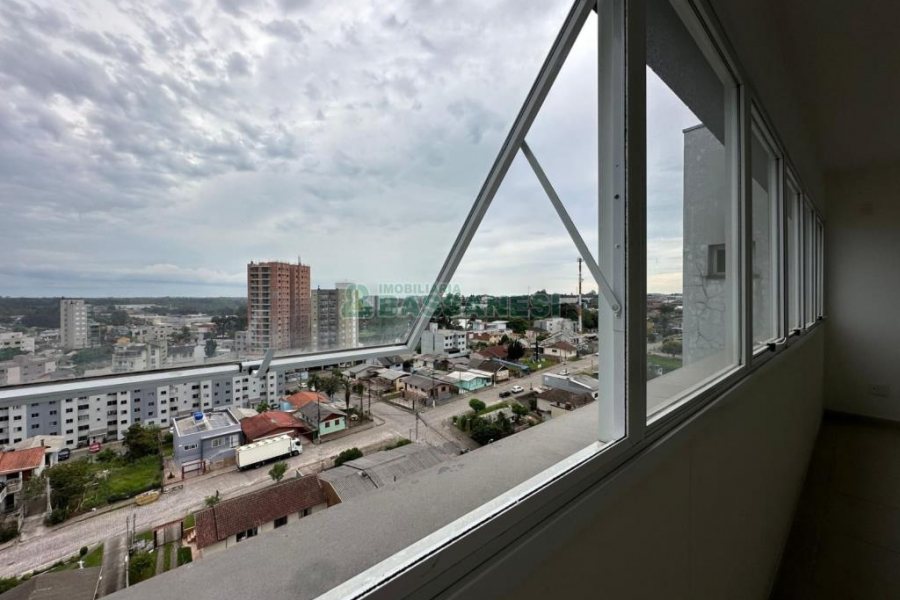 Sala com 46m², 1 vaga, no bairro Desvio Rizzo em Caxias do Sul para Comprar