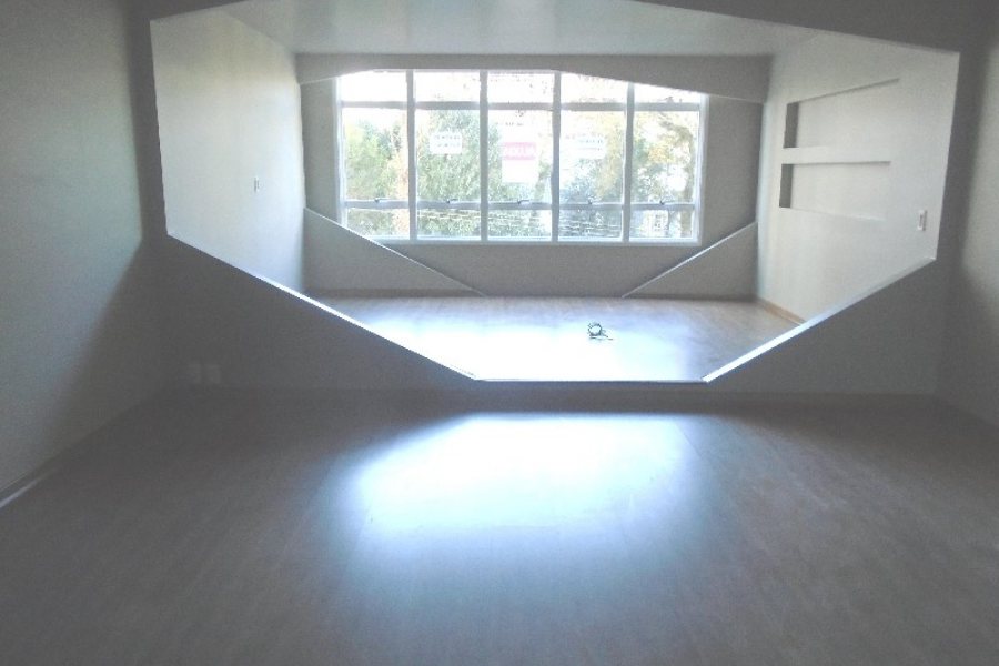 Sala com 52m², 1 vaga, no bairro Panazzolo em Caxias do Sul para Comprar
