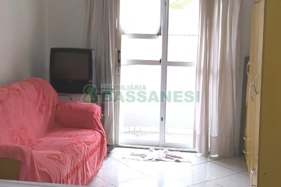 Kitinete Mobiliado com 32m², 1 dormitório, no bairro Presidente Vargas em Caxias do Sul para Comprar