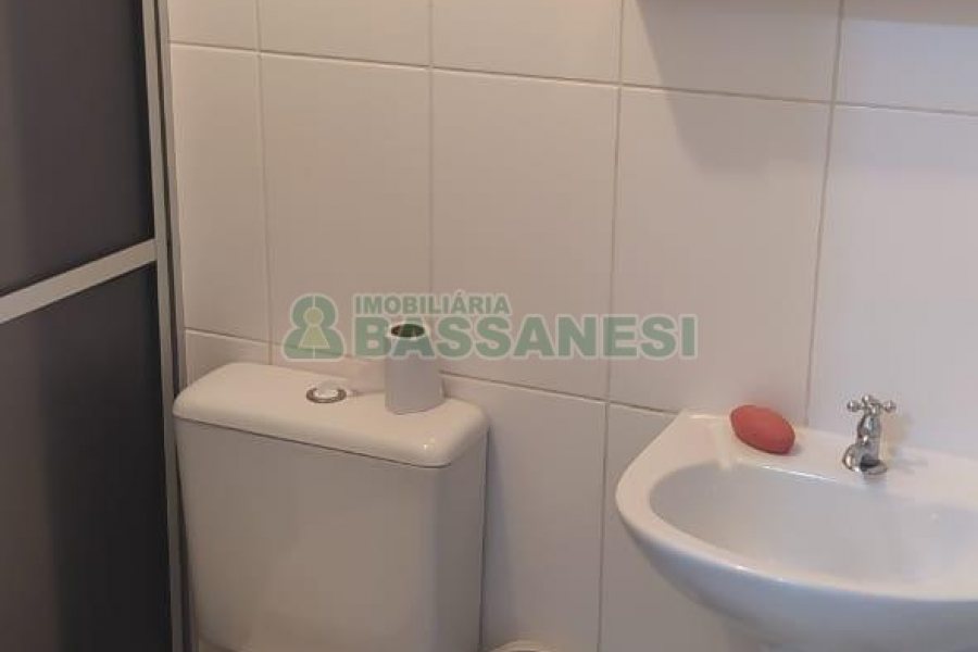 Kitinete Mobiliado com 32m², 1 dormitório, no bairro Presidente Vargas em Caxias do Sul para Comprar