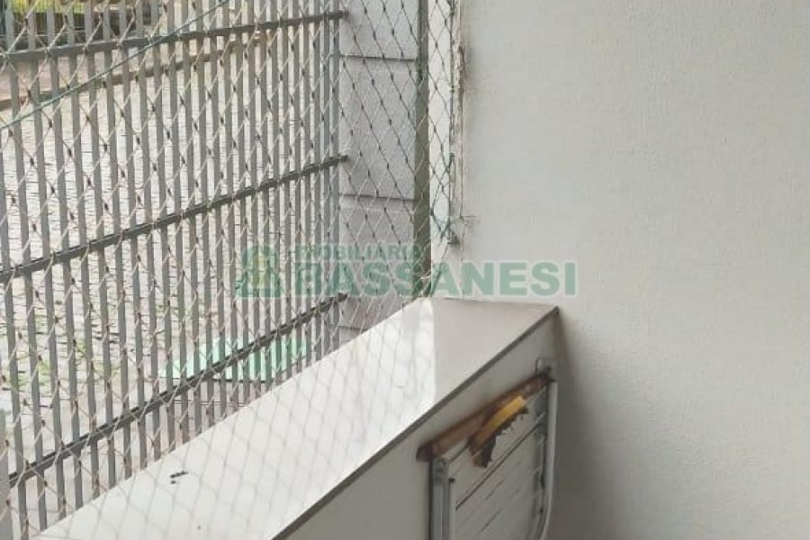 Kitinete Mobiliado com 32m², 1 dormitório, no bairro Presidente Vargas em Caxias do Sul para Comprar