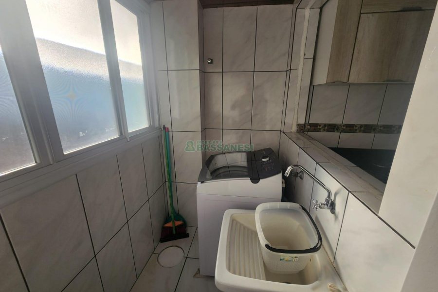 Apto Mobiliado com 50m², 1 dormitório, 1 vaga, no bairro Centro em Caxias do Sul para Alugar