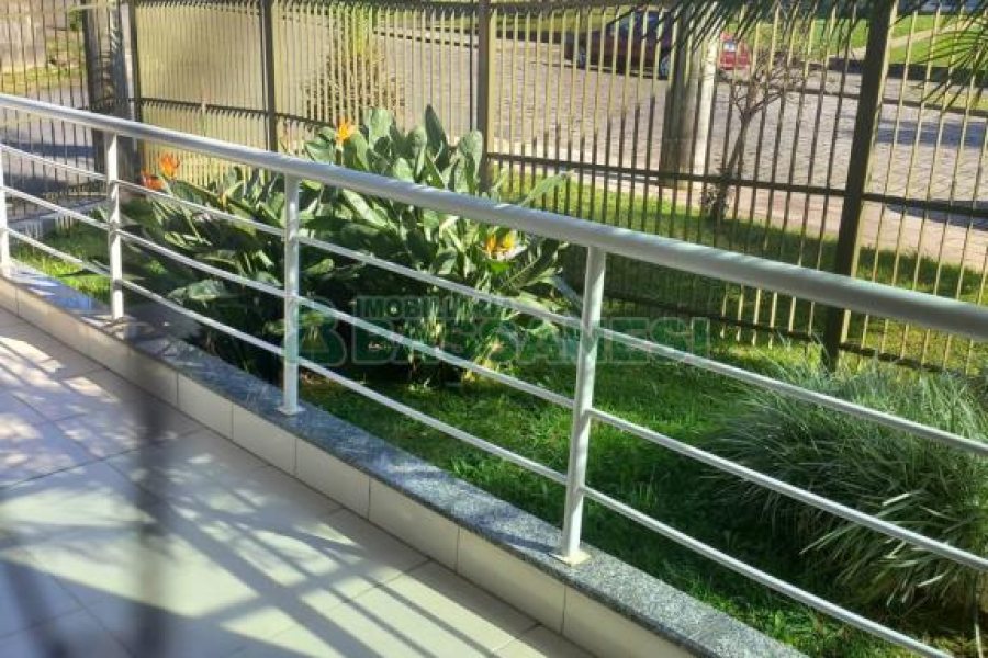 Apartamento com 142m², 3 dormitórios, 2 vagas, no bairro Sagrada Família em Caxias do Sul para Comprar