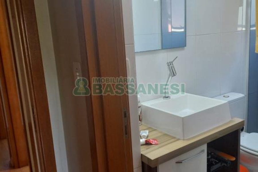Apartamento com 142m², 3 dormitórios, 2 vagas, no bairro Sagrada Família em Caxias do Sul para Comprar