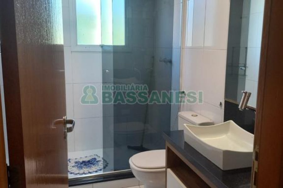 Apartamento com 142m², 3 dormitórios, 2 vagas, no bairro Sagrada Família em Caxias do Sul para Comprar
