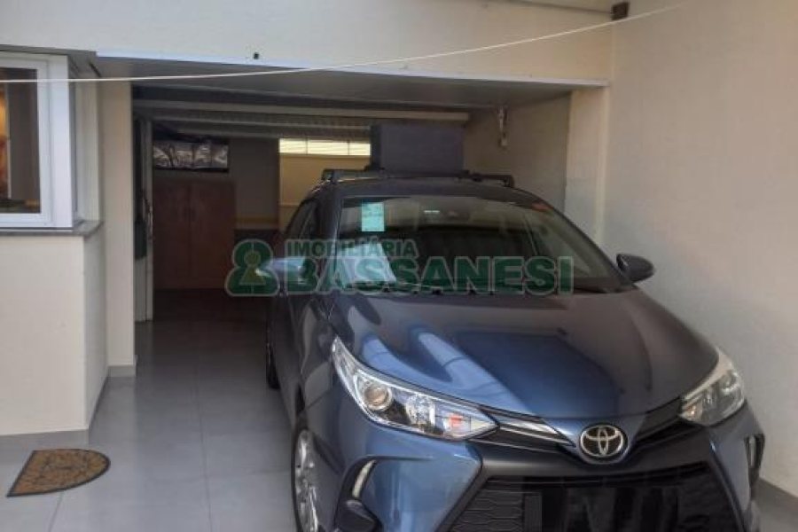 Apartamento com 142m², 3 dormitórios, 2 vagas, no bairro Sagrada Família em Caxias do Sul para Comprar