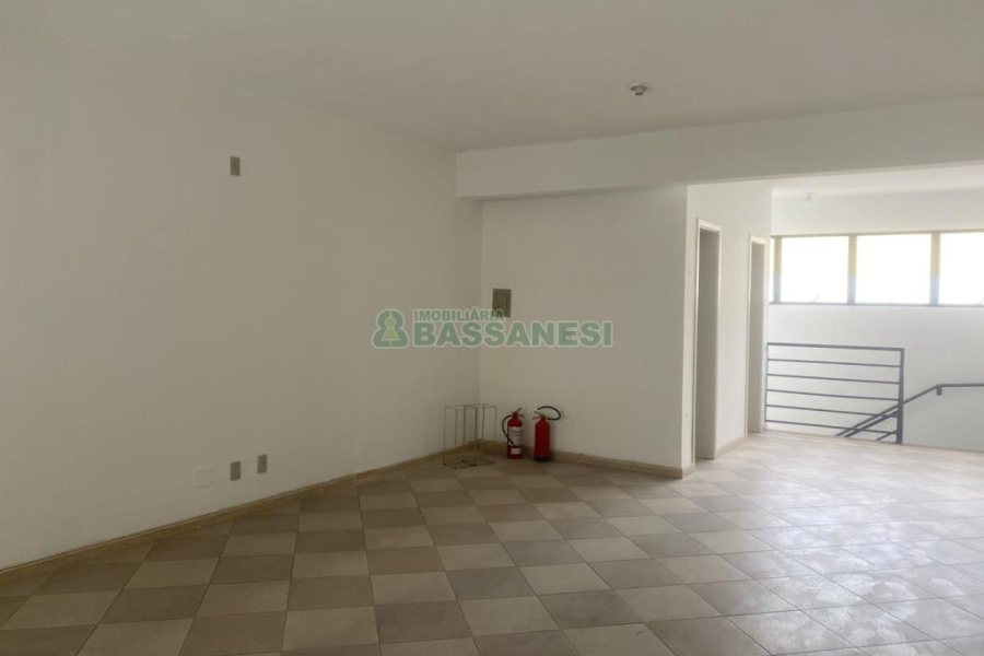 Loja com 140m², no bairro São Pelegrino em Caxias do Sul para Alugar