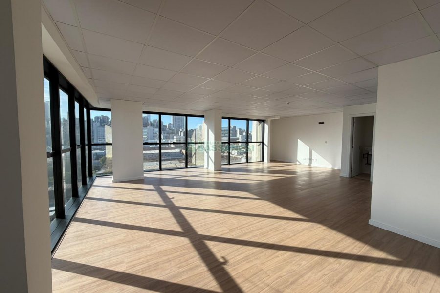 Sala com 191m², 1 vaga, no bairro Pio X em Caxias do Sul para Alugar