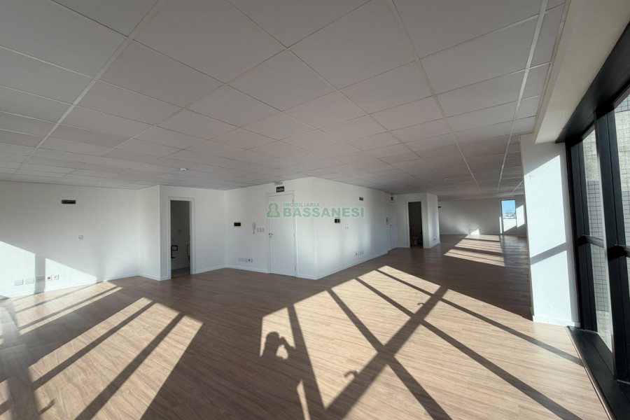 Sala com 191m², 1 vaga, no bairro Pio X em Caxias do Sul para Alugar