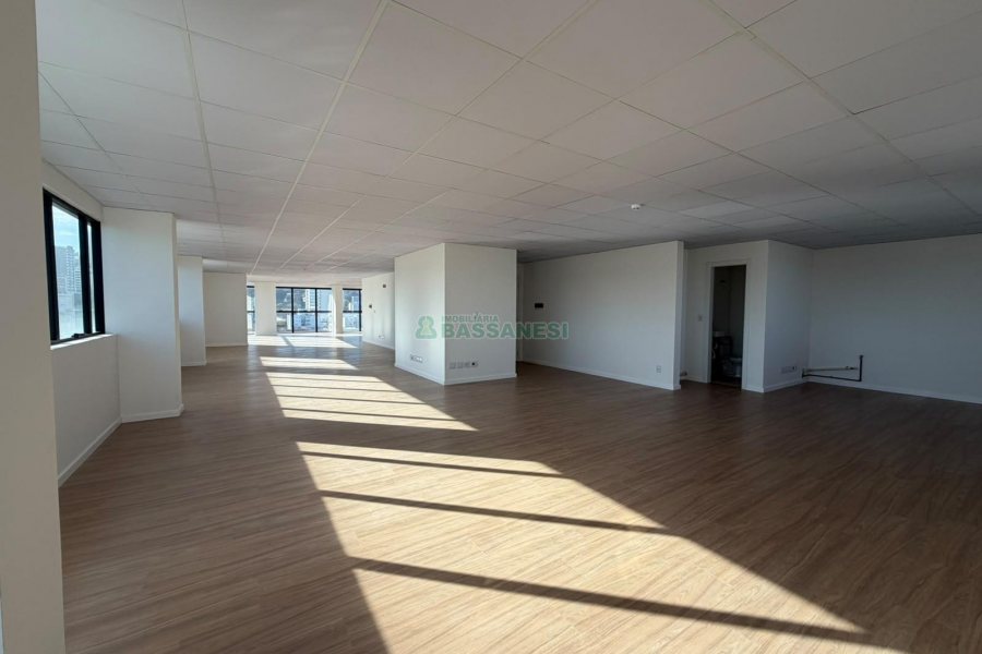 Sala com 191m², 1 vaga, no bairro Pio X em Caxias do Sul para Alugar