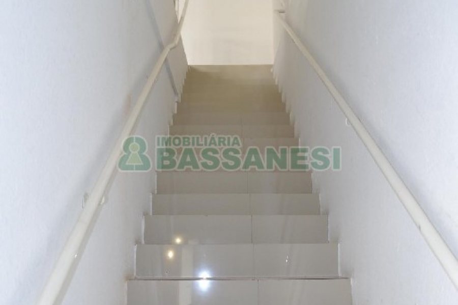Loja com 342m², no bairro São Pelegrino em Caxias do Sul para Alugar
