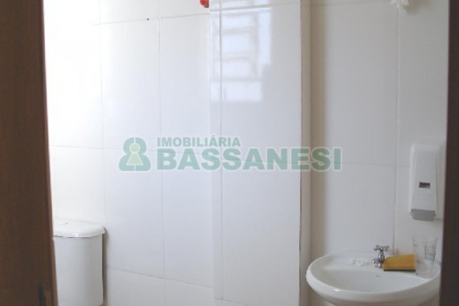 Loja com 342m², no bairro São Pelegrino em Caxias do Sul para Alugar