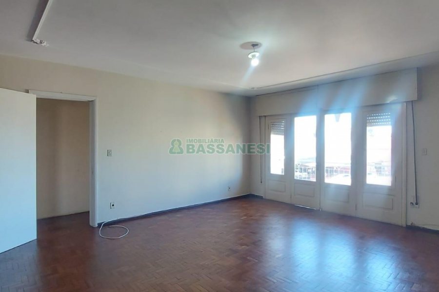 Apartamento com 120m², 3 dormitórios, no bairro Lourdes em Caxias do Sul para Alugar