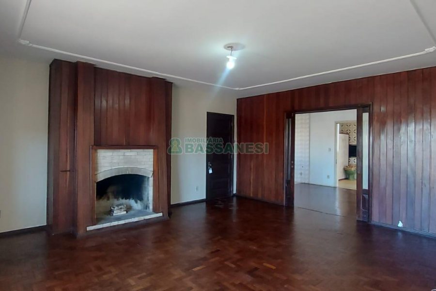 Apartamento com 120m², 3 dormitórios, no bairro Lourdes em Caxias do Sul para Alugar