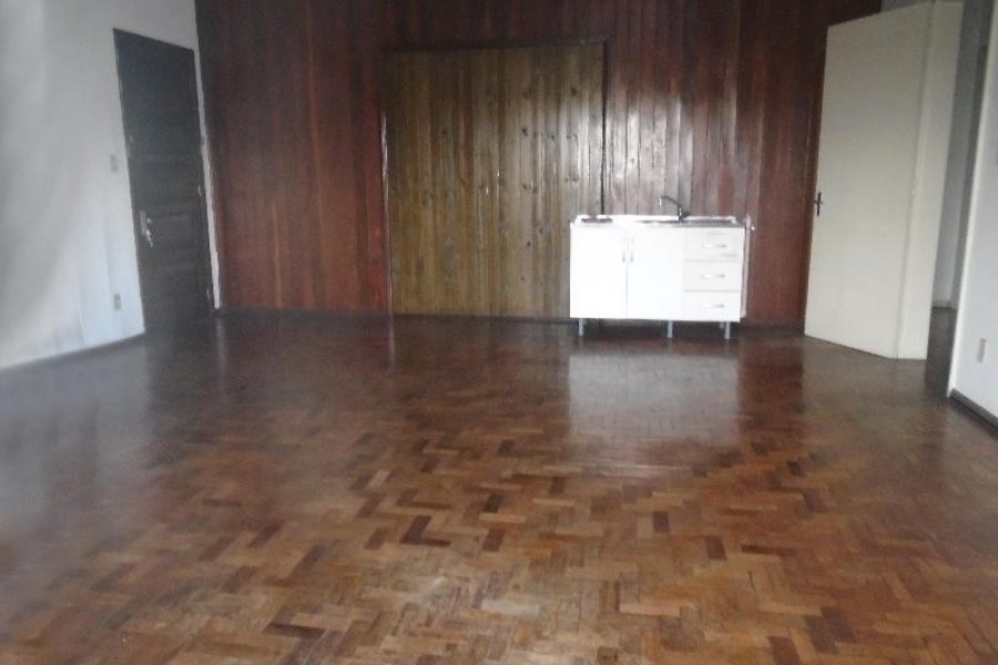 Apartamento com 120m², 3 dormitórios, no bairro Lourdes em Caxias do Sul para Alugar