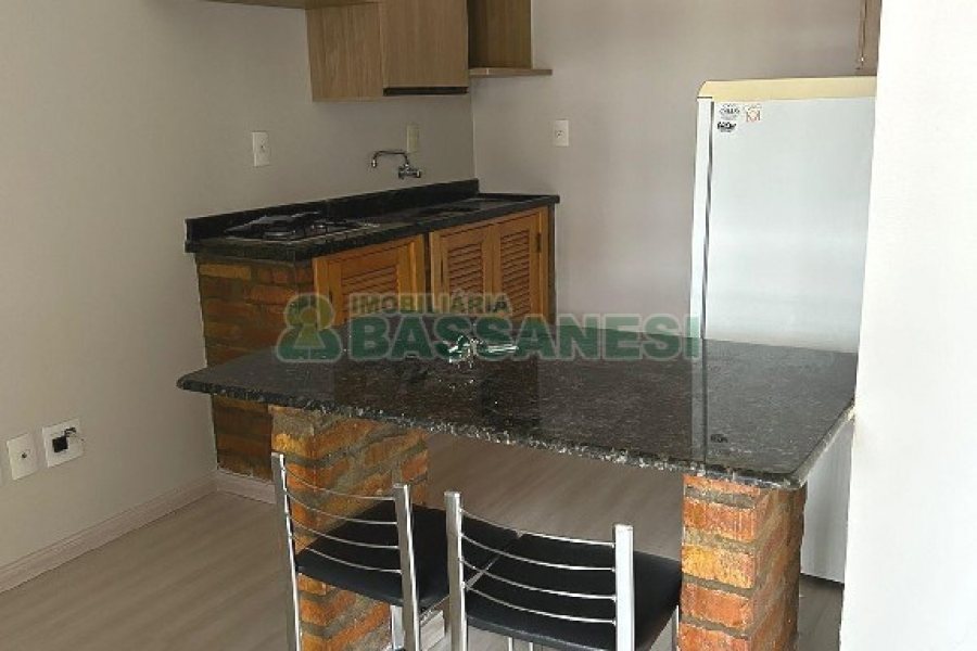 Apto Mobiliado com 30m², 1 dormitório, 1 vaga, no bairro Petrópolis em Caxias do Sul para Alugar