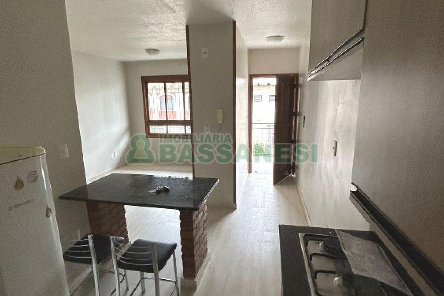 Apto Mobiliado com 30m², 1 dormitório, 1 vaga, no bairro Petrópolis em Caxias do Sul para Alugar