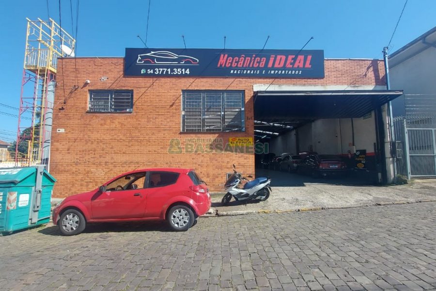 Pavilhão com 437m², no bairro Lourdes em Caxias do Sul para Alugar ou Comprar