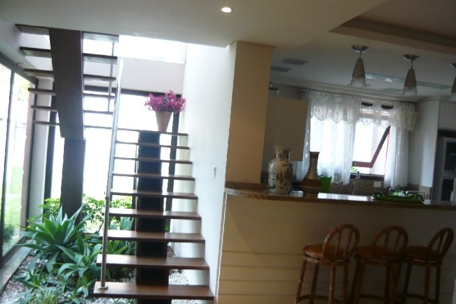 Chácara com 320m², 3 dormitórios, 4 vagas, no bairro Pedancino em Caxias do Sul para Comprar