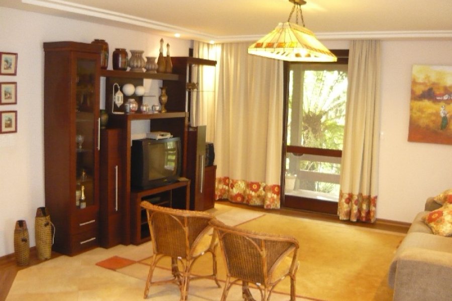 Chácara com 320m², 3 dormitórios, 4 vagas, no bairro Pedancino em Caxias do Sul para Comprar