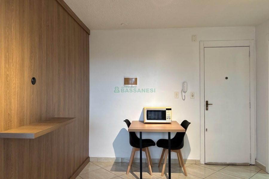 Kitinete com 42m², 1 dormitório, 1 vaga, no bairro Sagrada Família em Caxias do Sul para Alugar