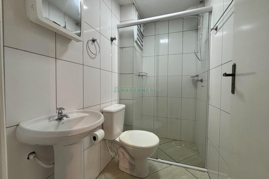 Kitinete com 42m², 1 dormitório, 1 vaga, no bairro Sagrada Família em Caxias do Sul para Alugar