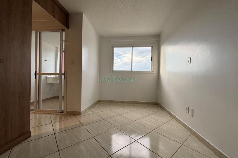 Kitinete com 42m², 1 dormitório, 1 vaga, no bairro Sagrada Família em Caxias do Sul para Alugar
