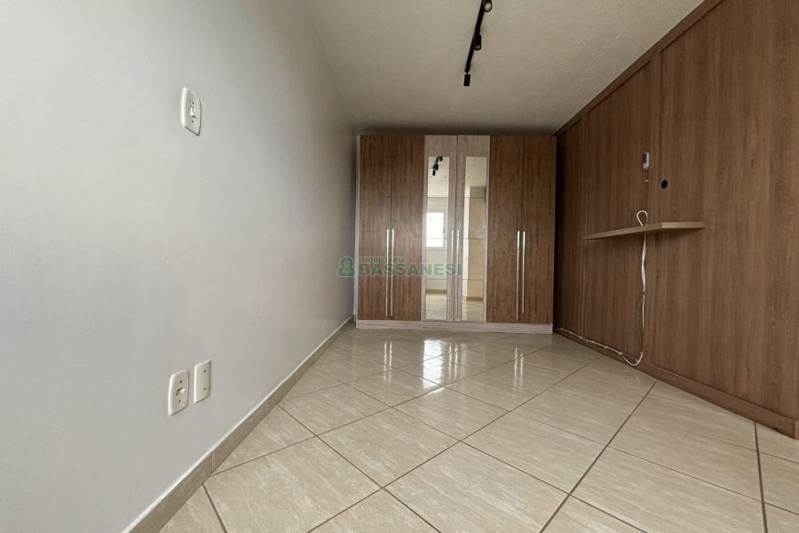 Kitinete com 42m², 1 dormitório, 1 vaga, no bairro Sagrada Família em Caxias do Sul para Alugar
