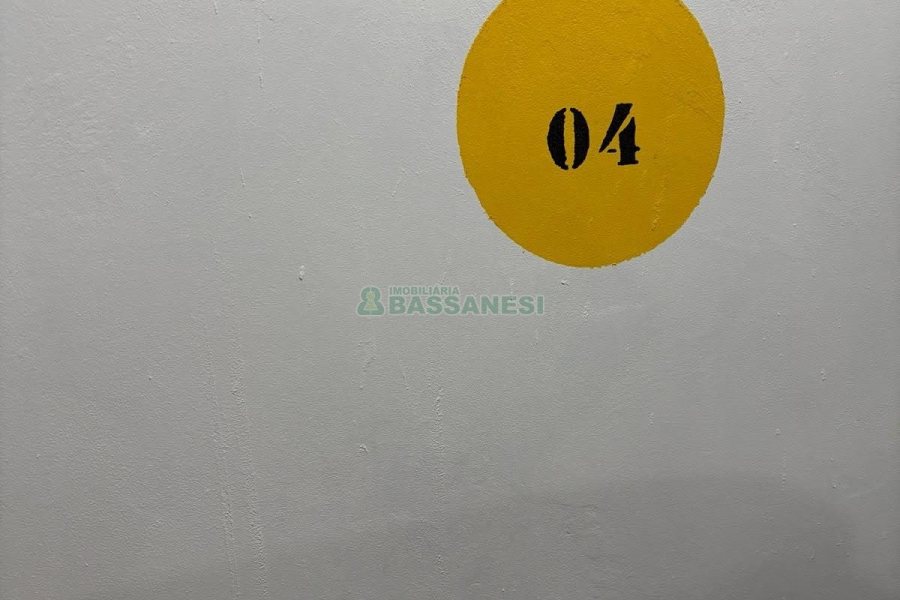 Kitinete com 42m², 1 dormitório, 1 vaga, no bairro Sagrada Família em Caxias do Sul para Alugar