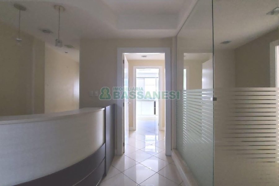 Sala com 91m², no bairro Centro em Caxias do Sul para Comprar