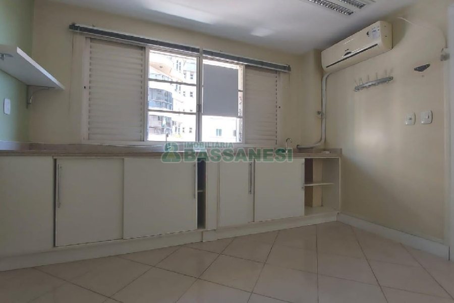 Sala com 91m², no bairro Centro em Caxias do Sul para Comprar