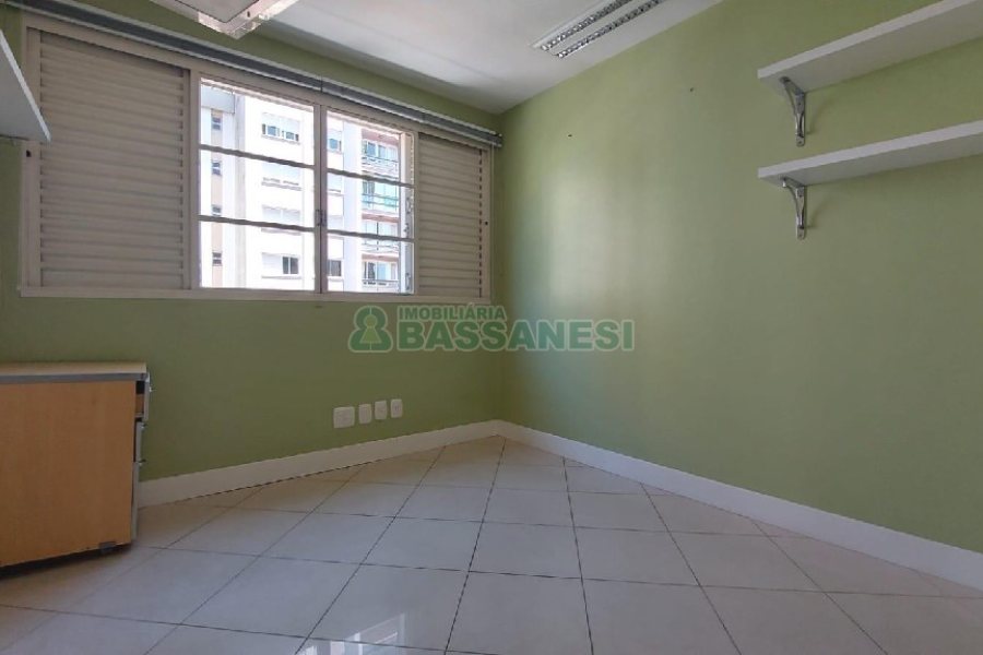 Sala com 91m², no bairro Centro em Caxias do Sul para Comprar