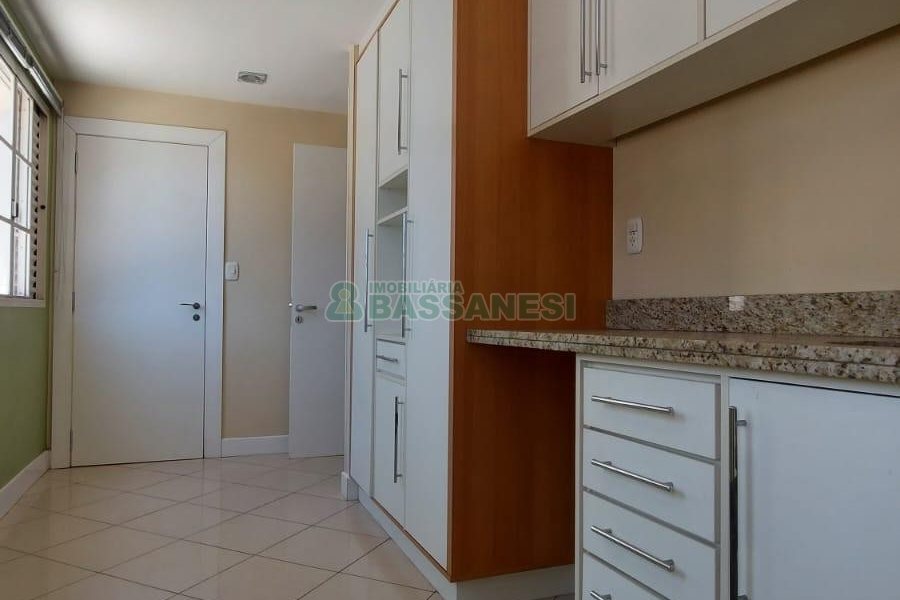 Sala com 91m², no bairro Centro em Caxias do Sul para Comprar