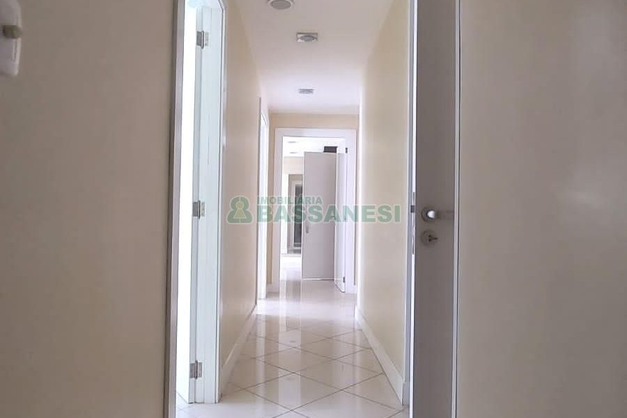 Sala com 91m², no bairro Centro em Caxias do Sul para Comprar