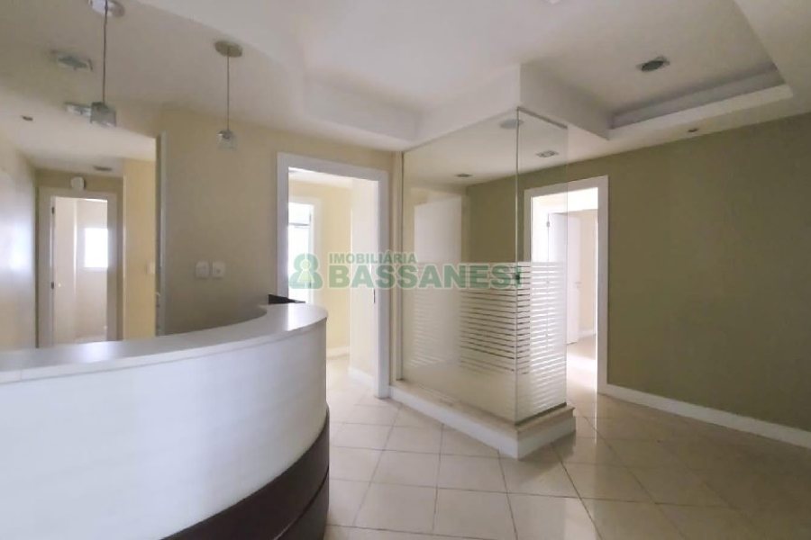 Sala com 91m², no bairro Centro em Caxias do Sul para Comprar