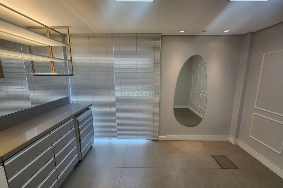 Sala com 80m², 1 vaga, no bairro São Pelegrino em Caxias do Sul para Alugar