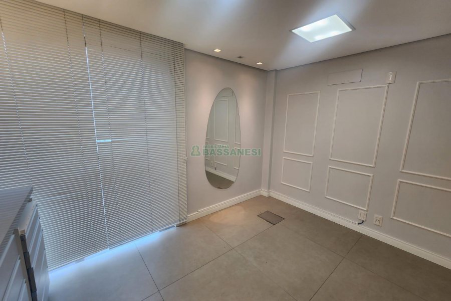 Sala com 80m², 1 vaga, no bairro São Pelegrino em Caxias do Sul para Alugar